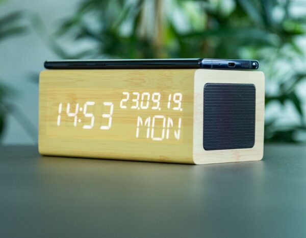 Stylische Holz Wecker mit induktiv Ladegeräte & Lautsprecher von Avenwood – Bild 4
