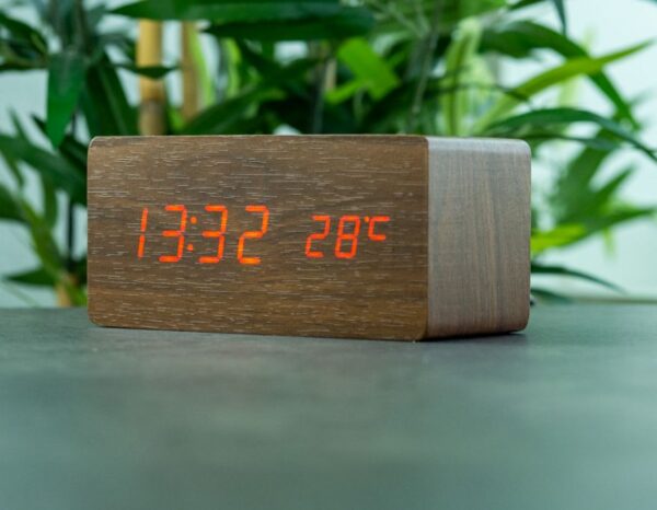 Stylische Holz Wecker mit induktiv Ladegeräte & Lautsprecher von Avenwood – Bild 7