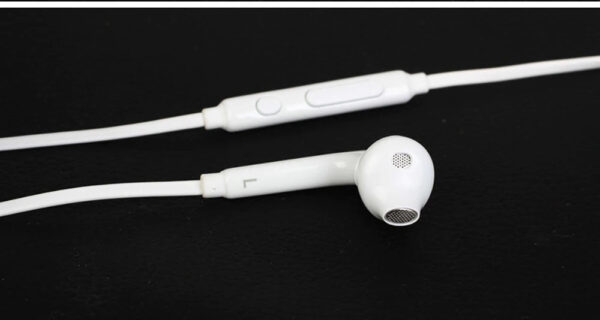 Samsung Headset EG920 mit 1,2 m Länge für Smartphones
