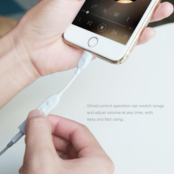 Audio-Adapterkabel mit Stecker und 3,5 mm Buchse mit Kabelsteuertaste – Bild 2